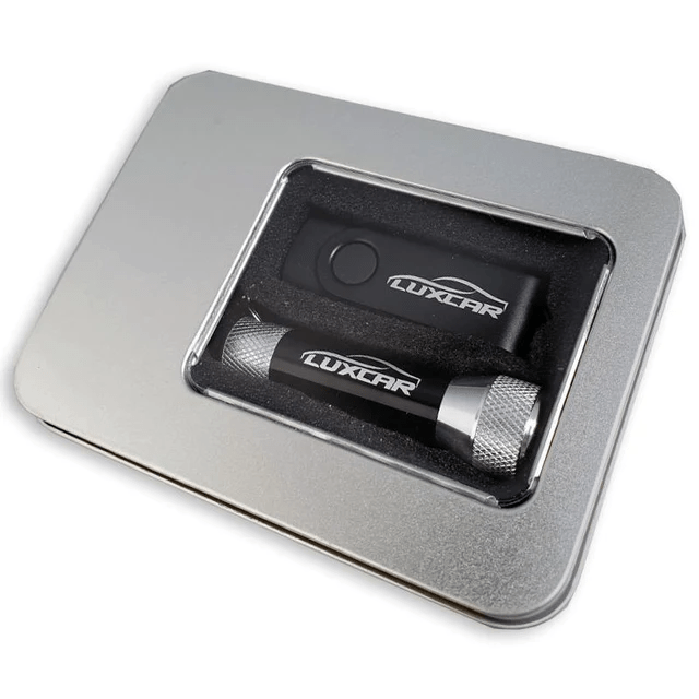 USB Flash Drive & Torch Gift Set . 
